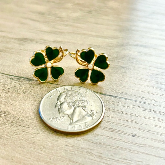 Vintage Gold and Green Screw Clip On Pearl Clover Earrings - Picture 4 of 4